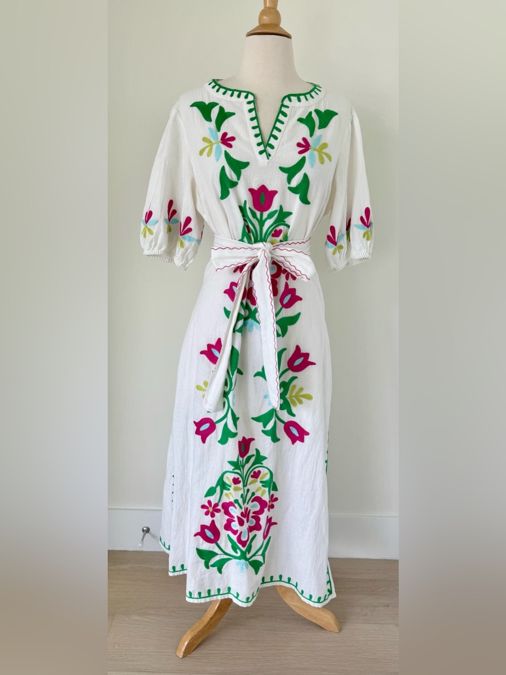 Roller Rabbit Embroidery Caftan Tie Dress White Pink Floral Dress Size S - Picture 8 of 10